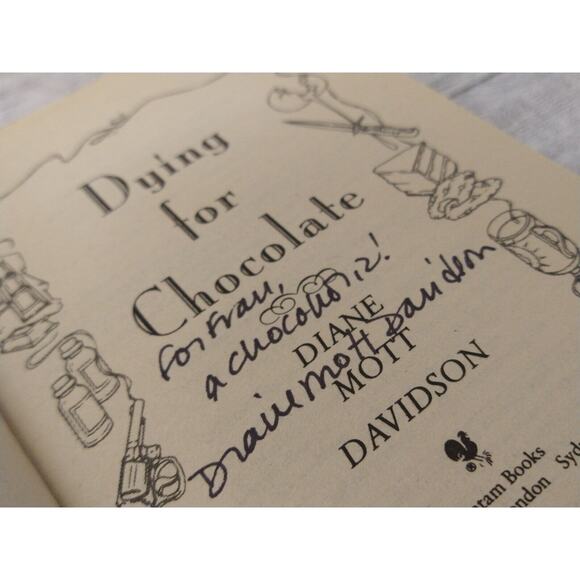 Dying for Chocolate by Diane Mott Davidson SIGNED Goldy Culinary Mystery PB - Picture 4 of 13
